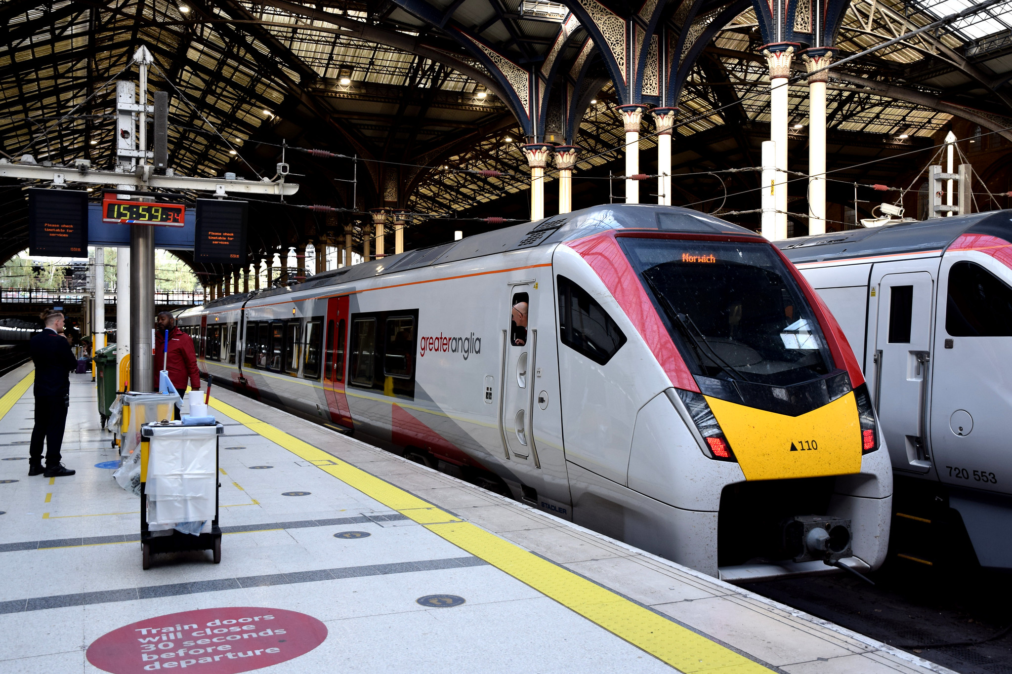 A Class 745 at Liverpool St. Hugh Llewelyn CC BY-SA 2.0 Deed.